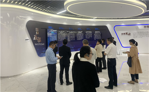 滑軌屏展廳應用案例（現(xiàn)場局部圖）